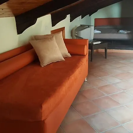 Decumani Roof *
