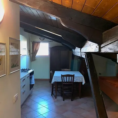 Decumani Roof *